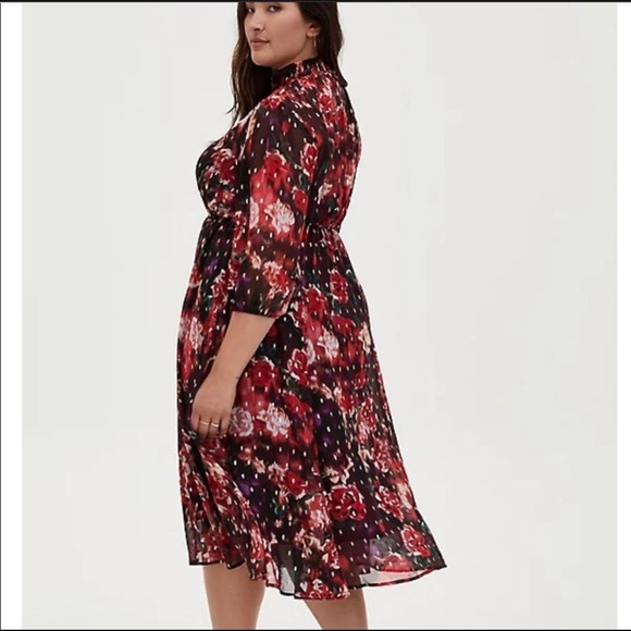 Torrid BURGUNDY PURPLE FLORAL CHIFFON MOCK NECK MIDI DRESS size 0X NWT - Picture 3 of 9